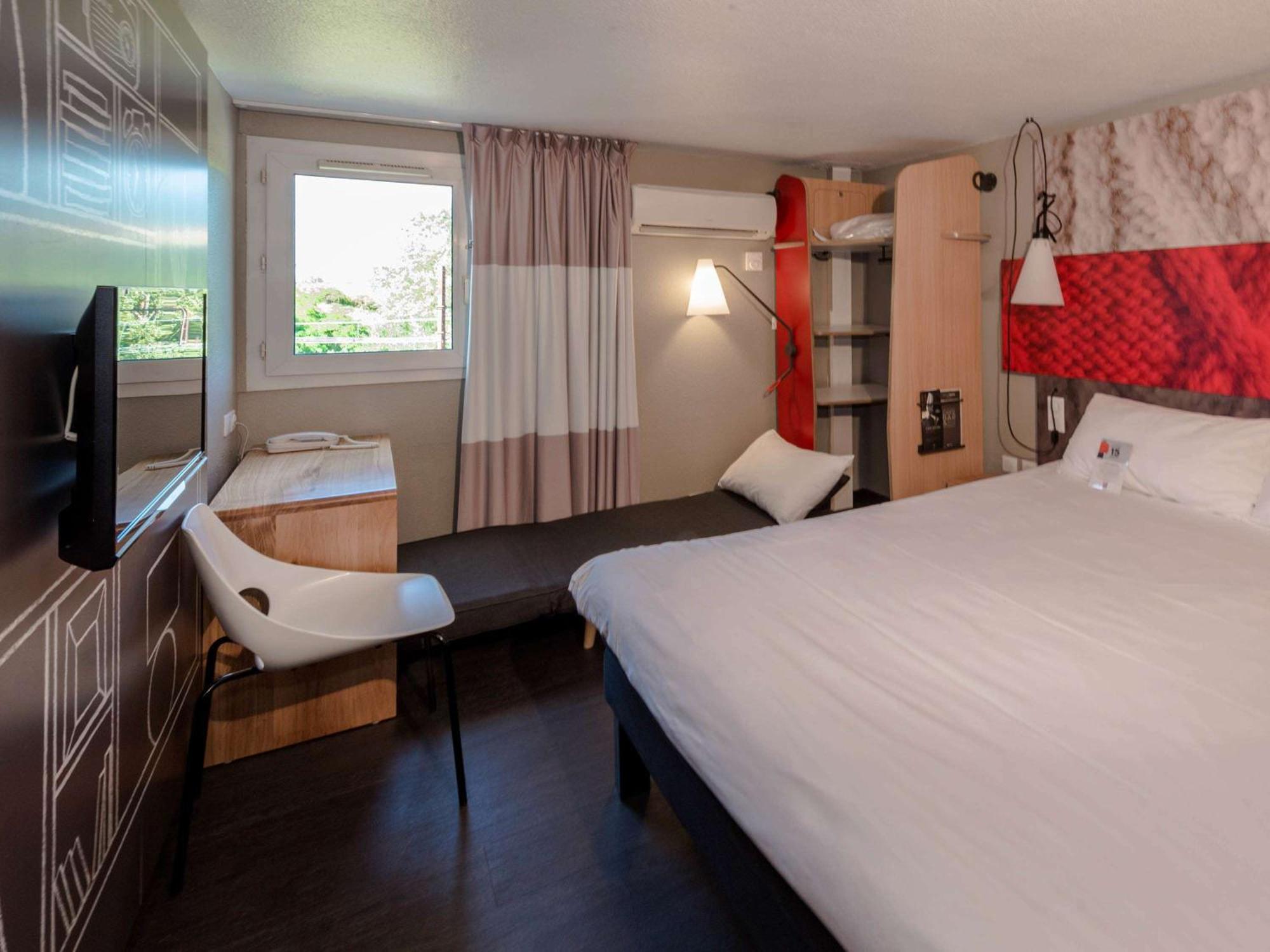 Hotel Ibis Lyon Sud Sur Rhône 3*