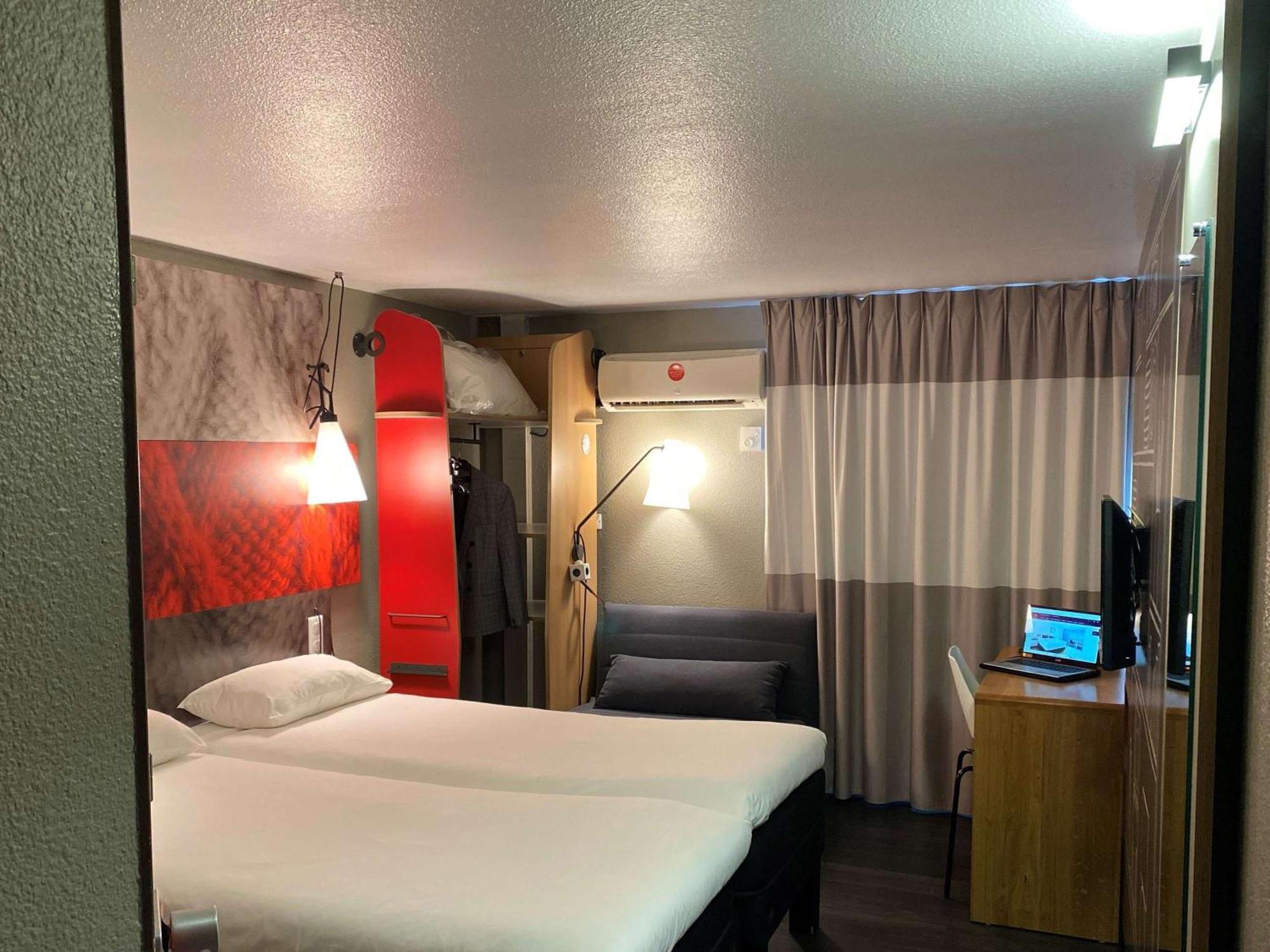 Ibis Lyon Sud Sur Rhône Hotel
