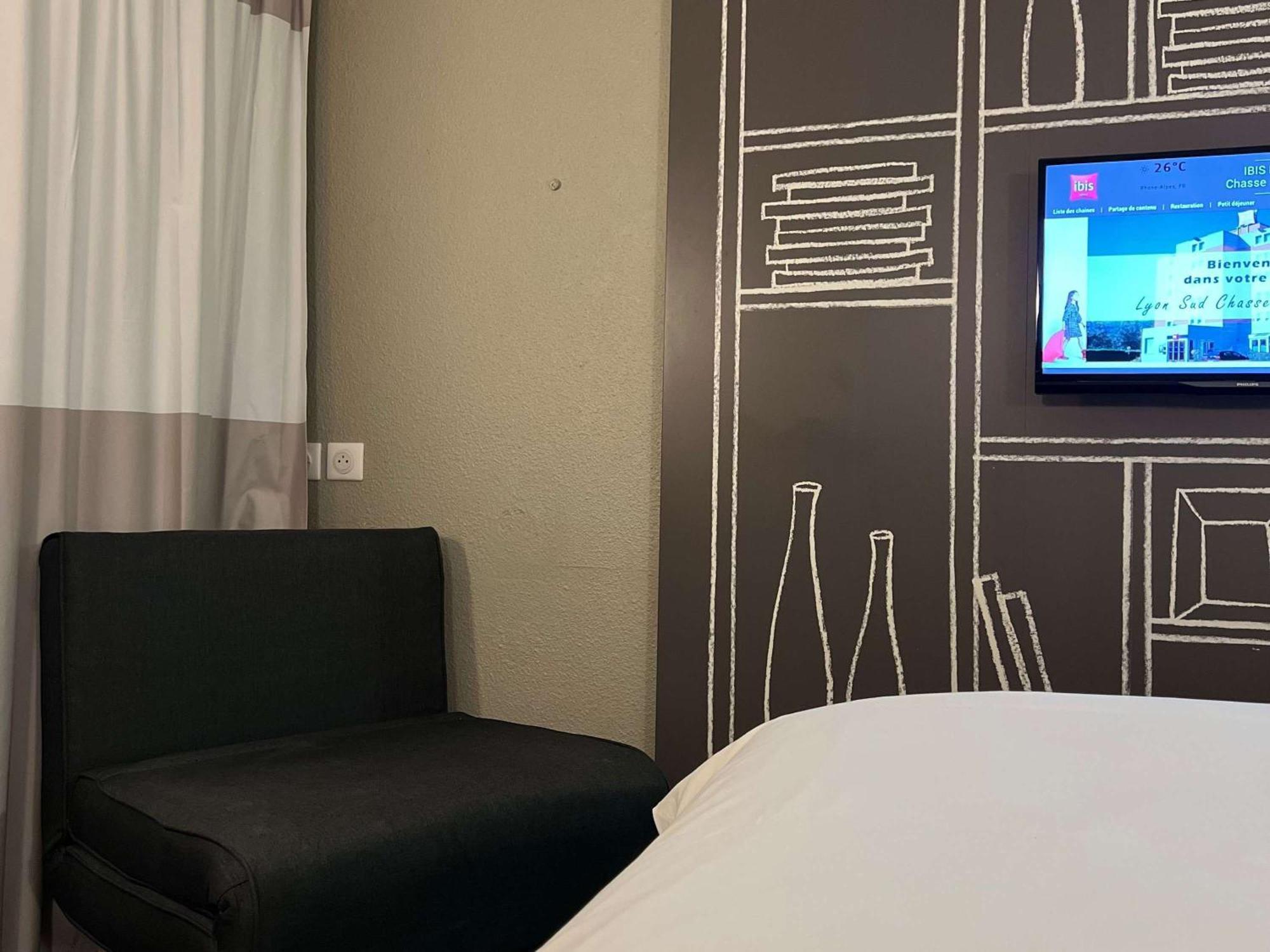 Ibis Lyon Sud Sur Rhône Hotel 3*