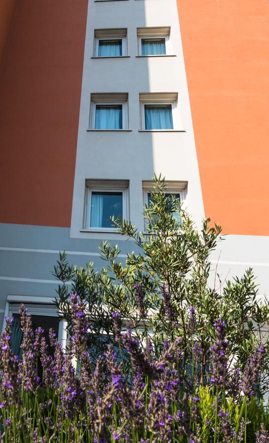 Hotel Ibis Lyon Sud Sur Rhone 3*